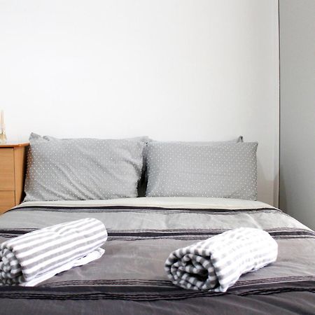 Large Studio Garden Flat On Golders Green Road Londen Buitenkant foto