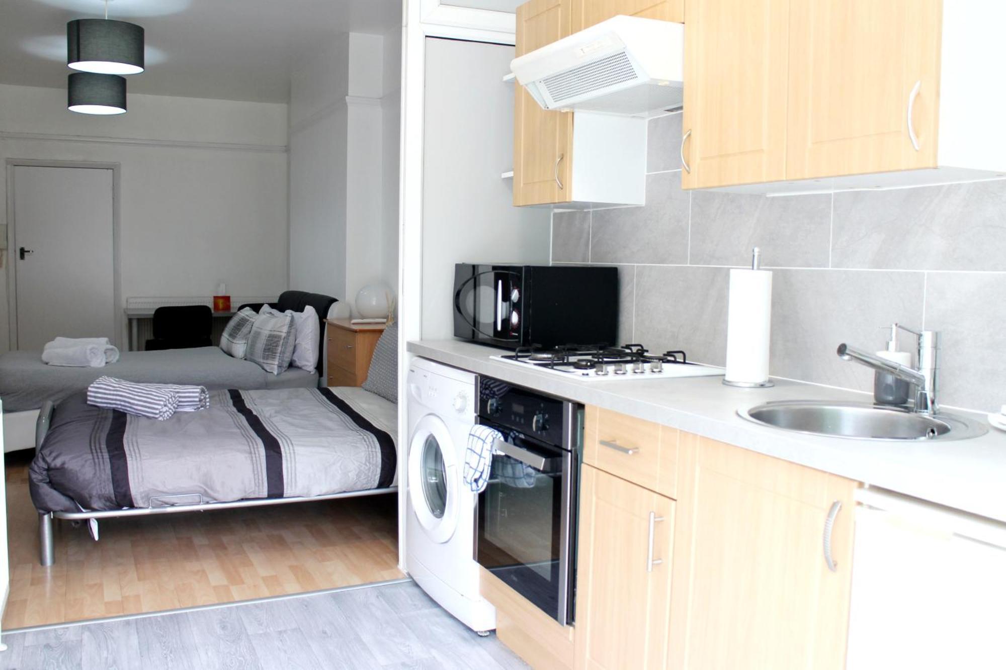 Large Studio Garden Flat On Golders Green Road Londen Buitenkant foto